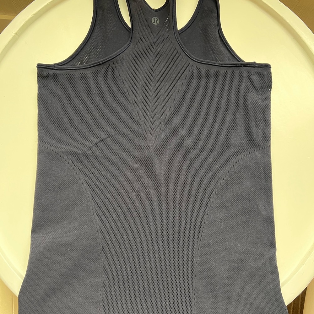 Lululemon Swiftly Razorback - Picture 6 of 6